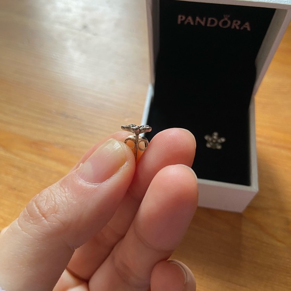 Pandora sterling silver flower earring - Picture 2 of 3